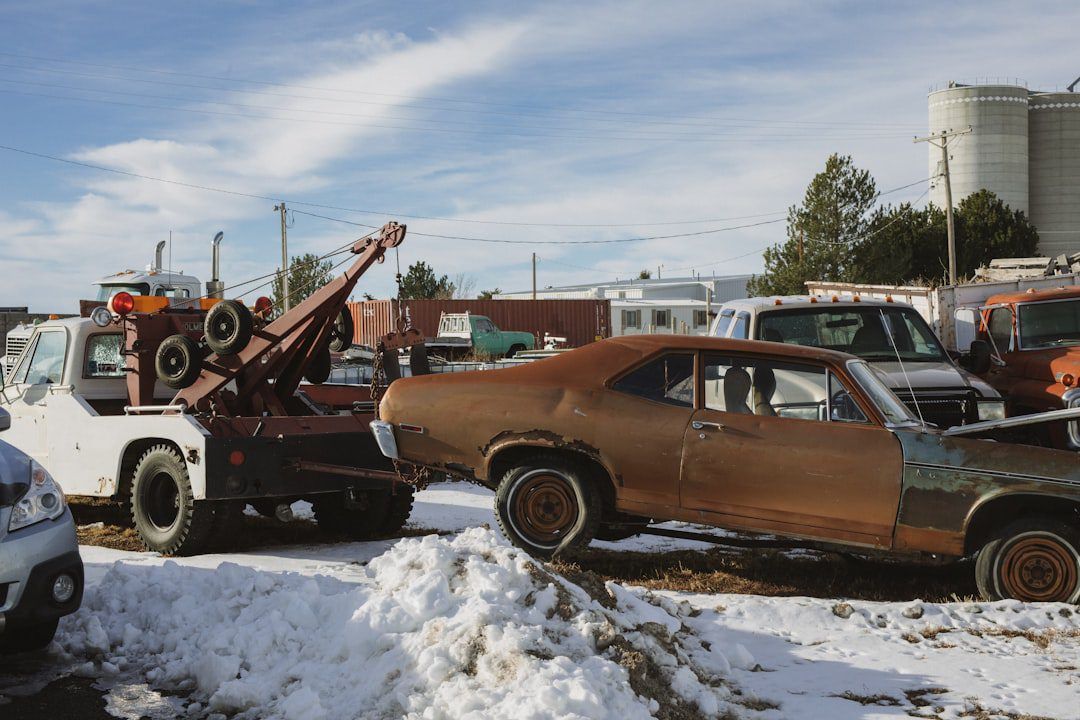 Get Cash Fast with Top Junk Car Removal Company 1 Photo Tow truck